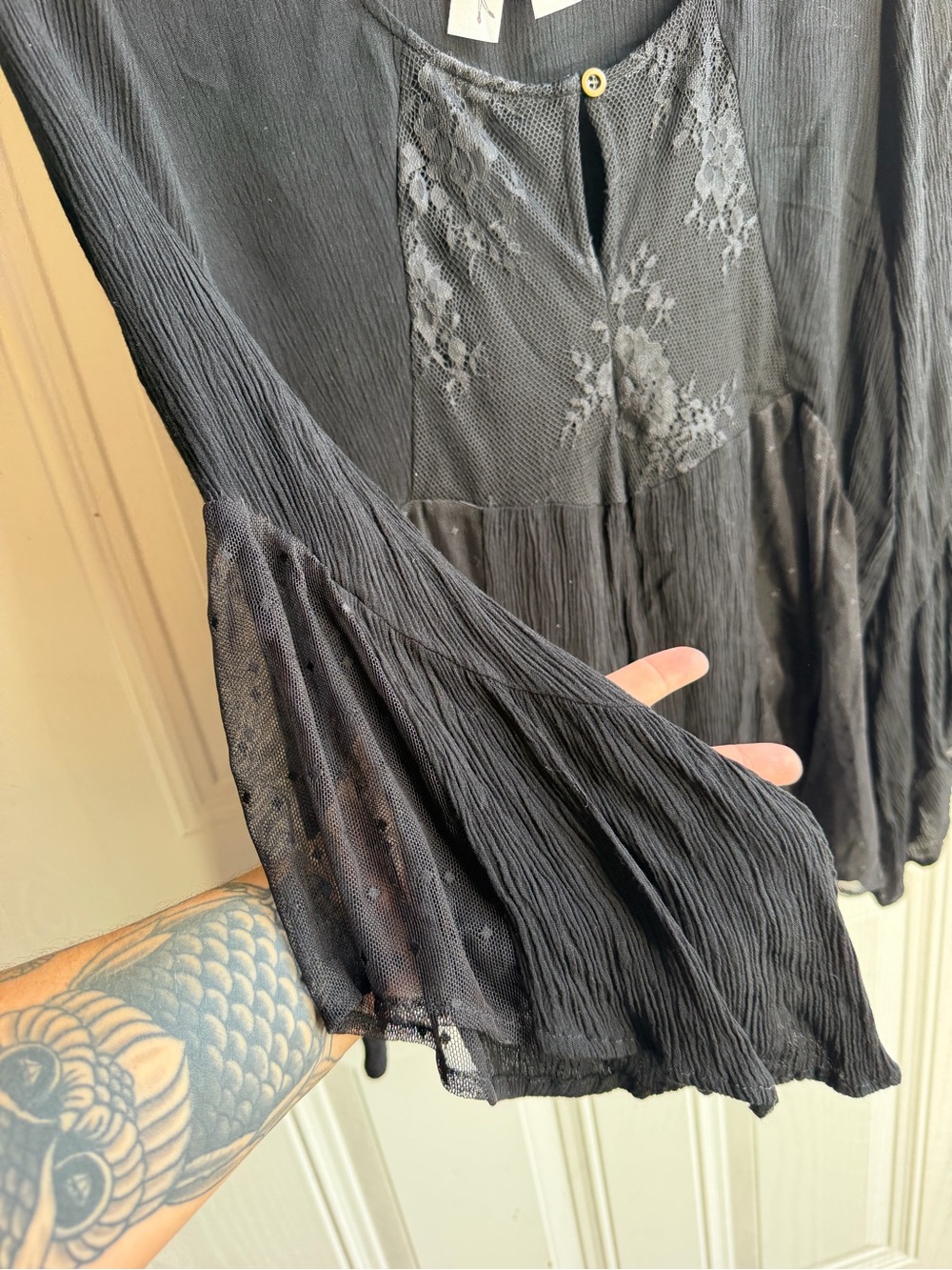 Society Girl XL Black Lace Bell Sleeve Flowy Blouse Fairy Grunge Boho Goth - Picture 4 of 8